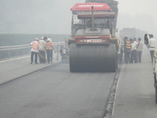 Gewijzigd Asphalt With Polymers Asphalt Driveway die Bijkomende Antisleur bedekken
