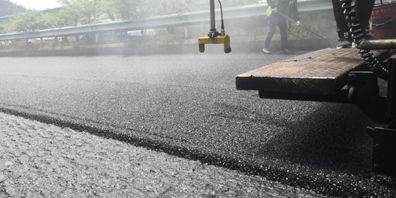 1.5cm 2cm Asphalt Overlay Bitumen Road Repair Concrete Bestratingsonderhoud